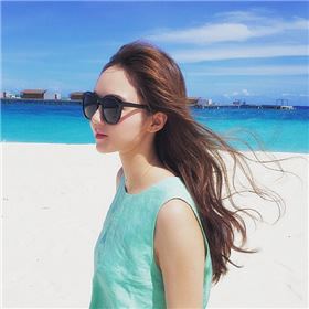 白色清纯甜美软妹子_女生头像_爱扣扣网图片