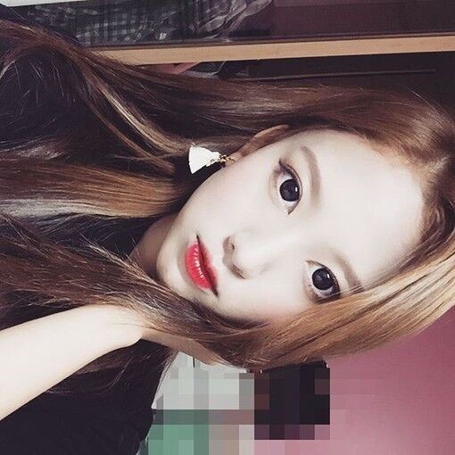 小红唇清新可爱邻家妹子_女生头像_爱扣扣网图片