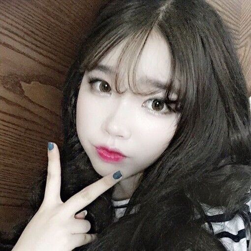 小红唇清新可爱邻家妹子_女生头像_爱扣扣网图片