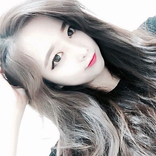 小红唇清新可爱邻家妹子_女生头像_爱扣扣网图片