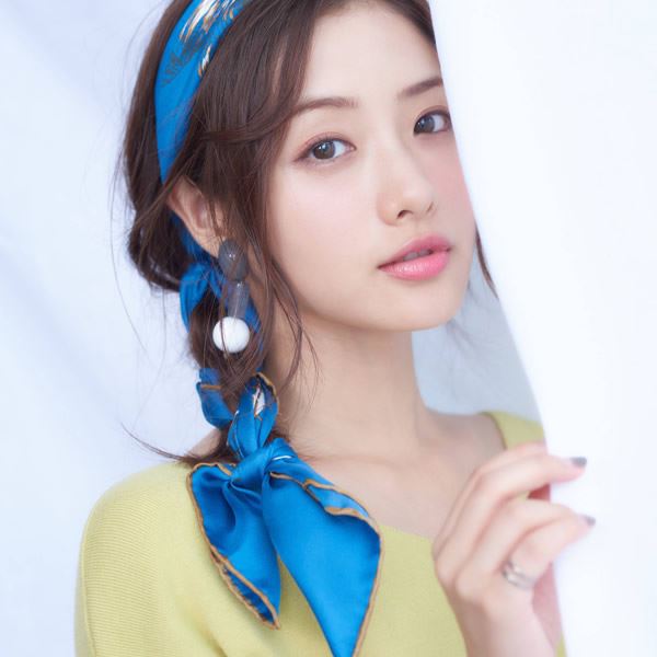 头像女生简单气质图片