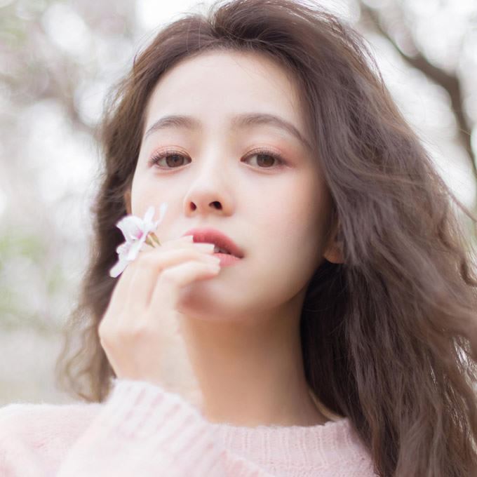 头像女生简单气质图片