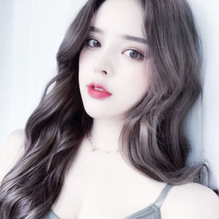 头像女生简单气质图片