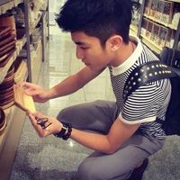 小清新帅哥卖萌嘟嘴剪刀手_男生头像_爱扣扣网图片