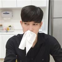 东京阳光暖男_男生头像_爱扣扣网图片