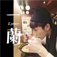 浅笑暖光帅男人_男生头像_爱扣扣网图片