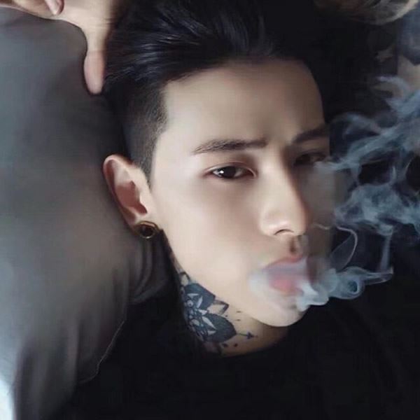 QQ头像男生霸气高冷范图片