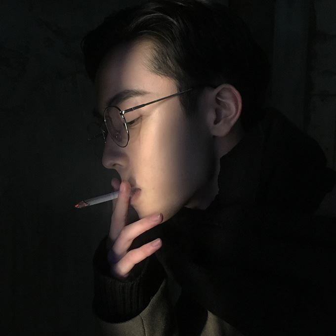男生头像冷酷帅气侧脸图片