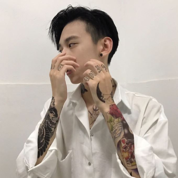男生头像冷酷帅气侧脸图片