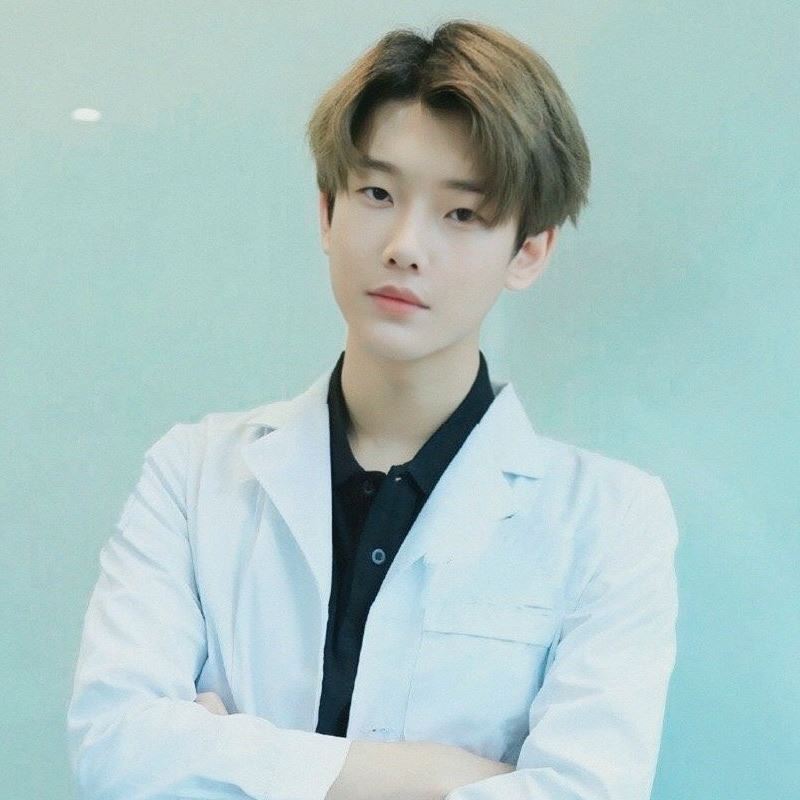 男生头像真人图片