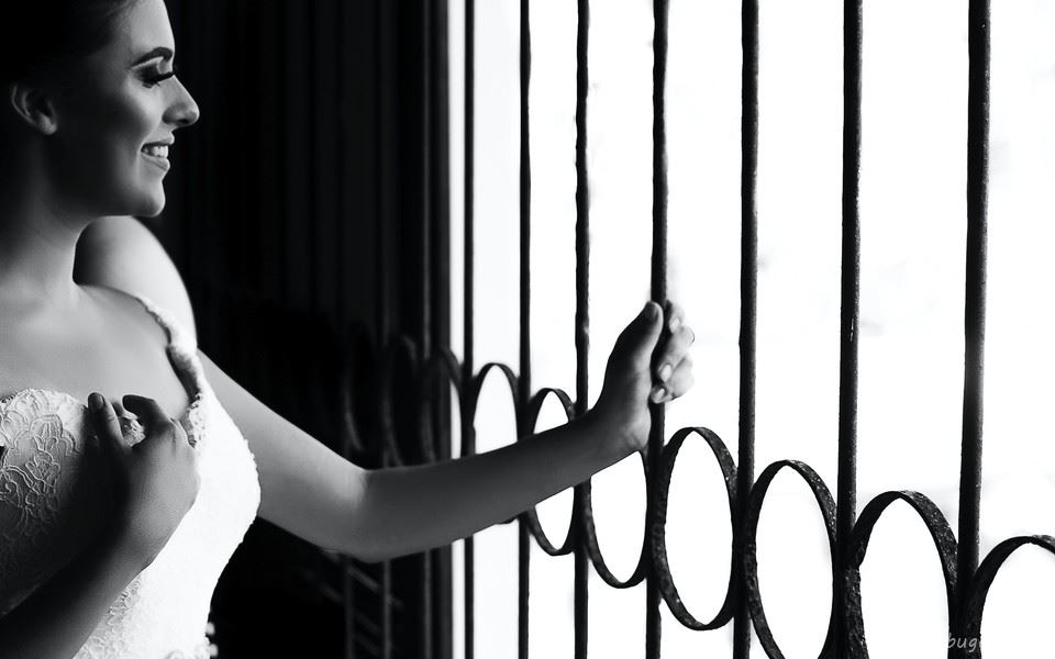 黑白照美女图片壁纸