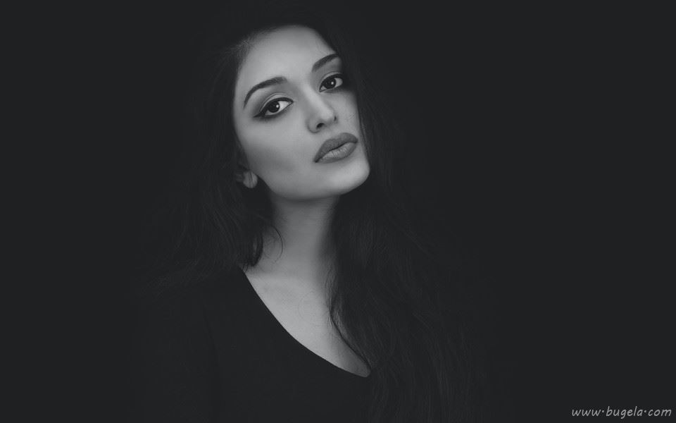 黑白照美女图片壁纸
