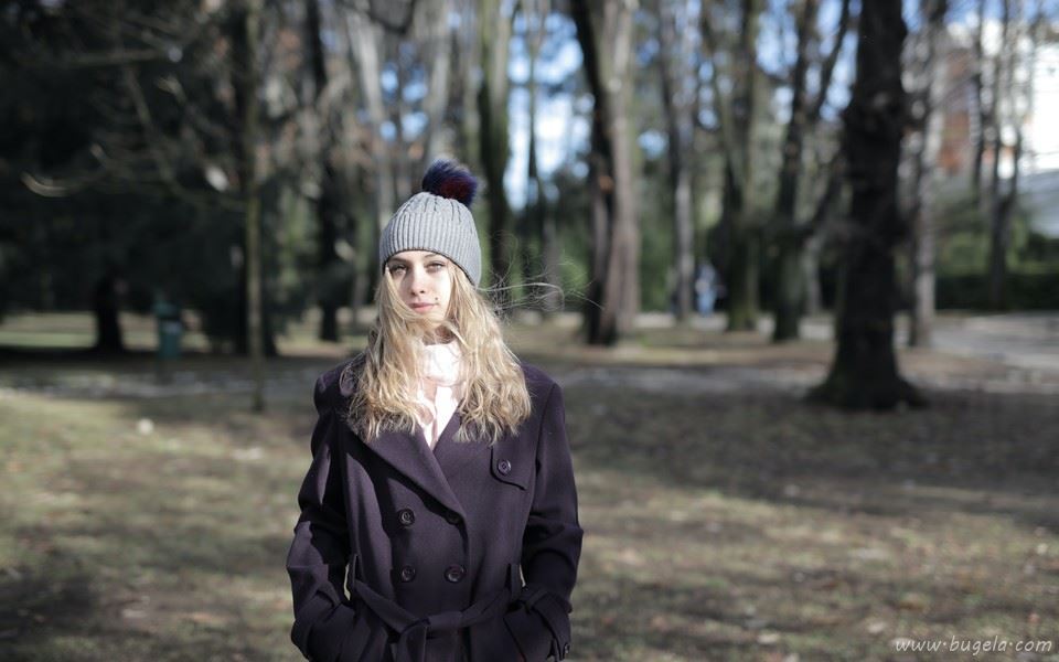 戴着帽子的美女图片壁纸2