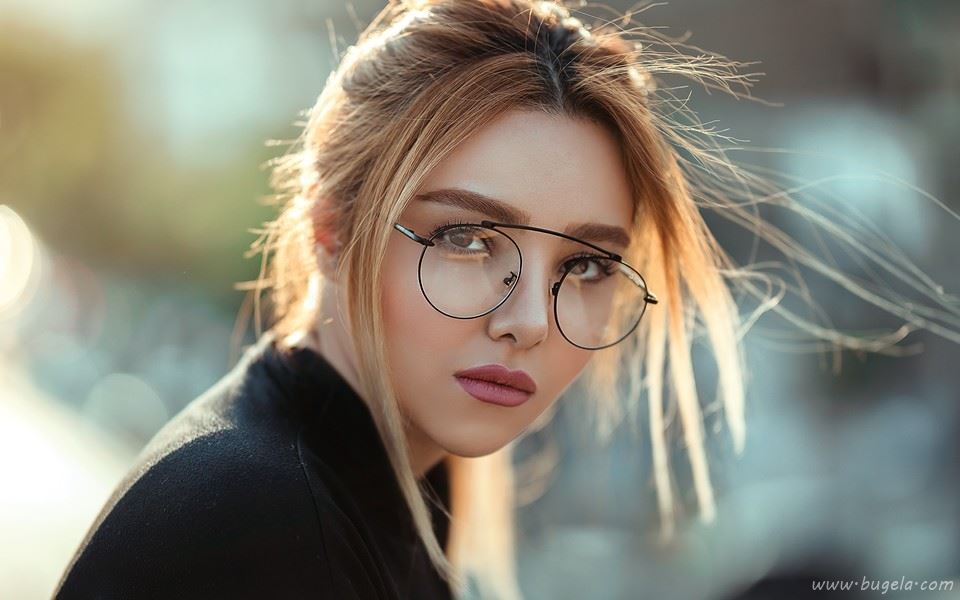 火辣美女模特图片壁纸