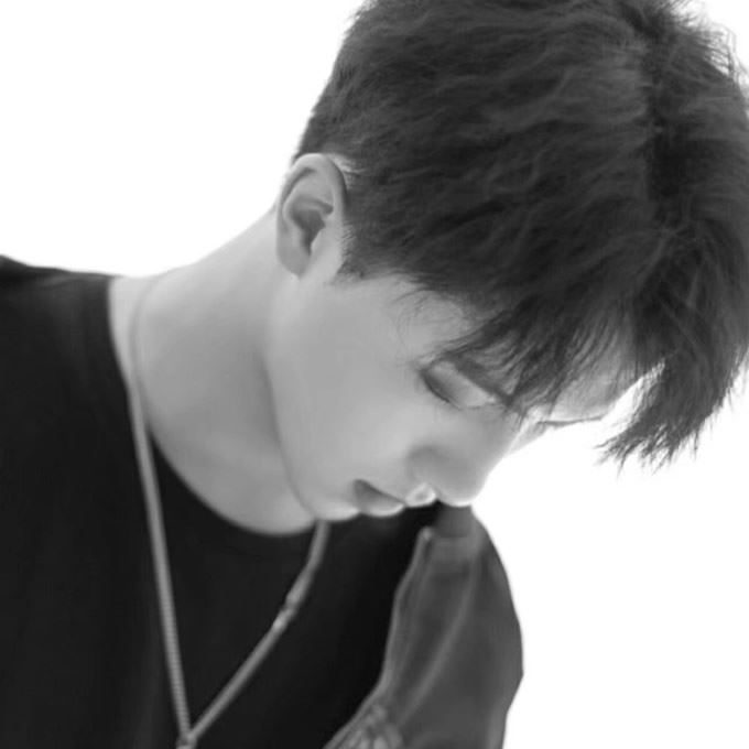 微信头像个性简约高冷图片