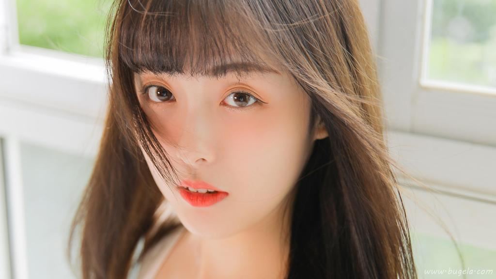 齐刘海女神唯美迷人图片