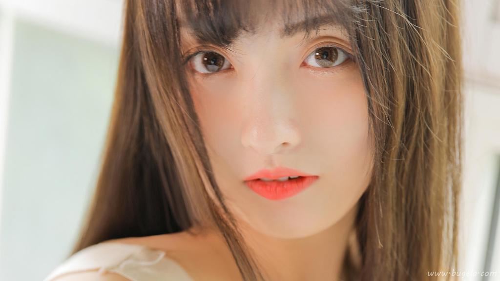 齐刘海女神唯美迷人图片