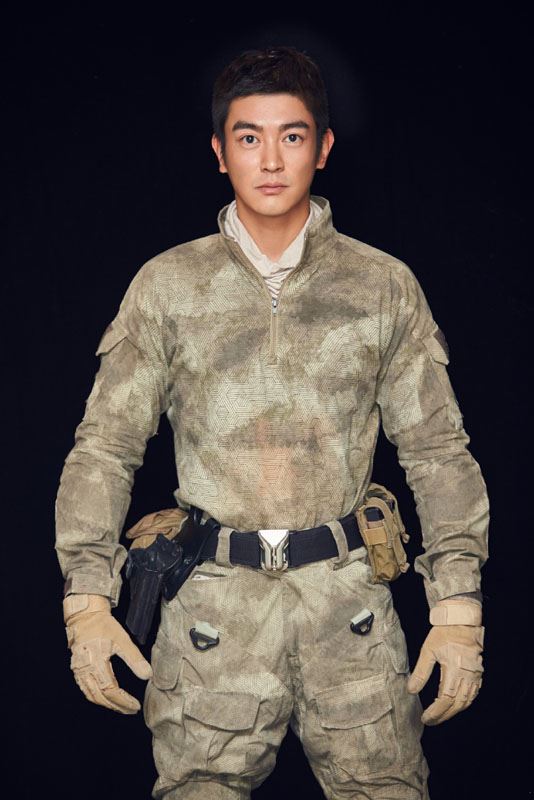杜江迷彩工装服酷帅写真图片