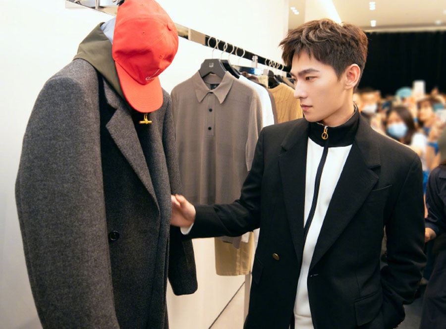 杨洋黑色西装简约写真图片