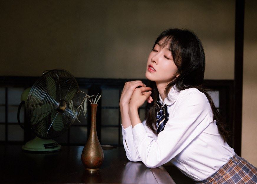 宣璐强东玥新歌MV上演闺蜜校服杀青春大片