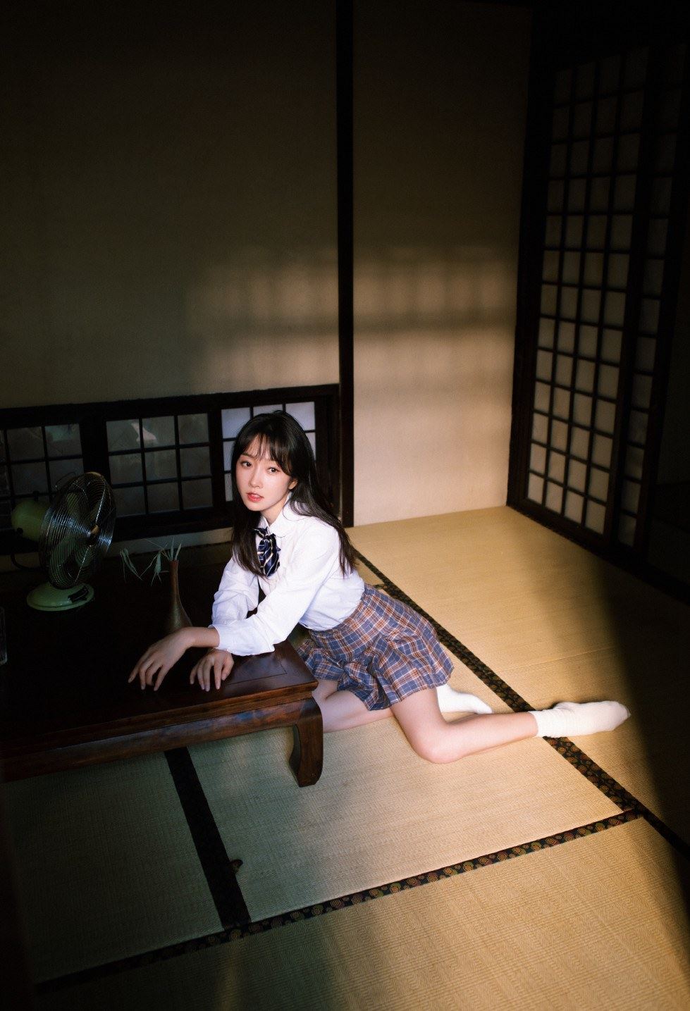 宣璐强东玥新歌MV上演闺蜜校服杀青春大片
