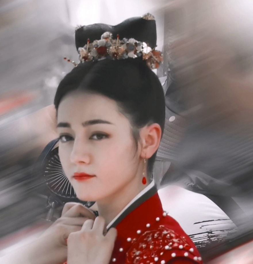 迪丽热巴安乐传白发侧颜路透照侧颜好优越