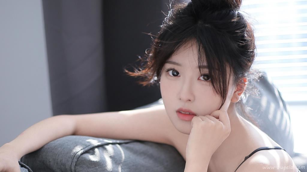 丸子头清新美女图片