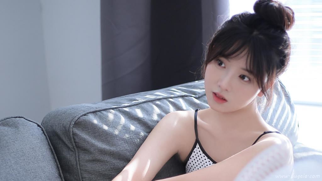 丸子头清新美女图片