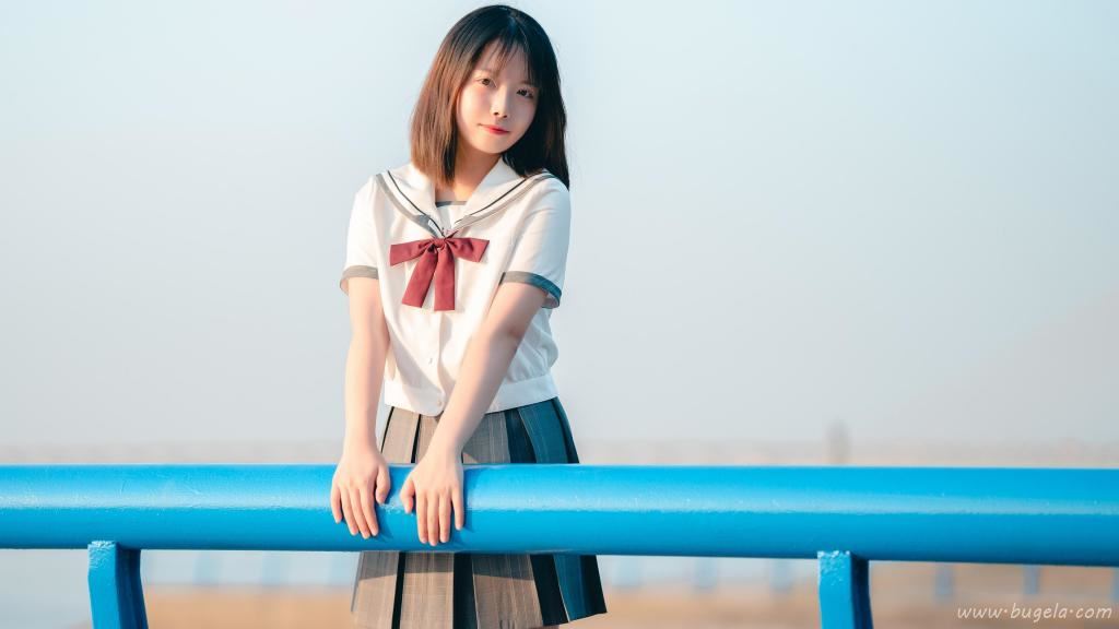 短发美女清新图片