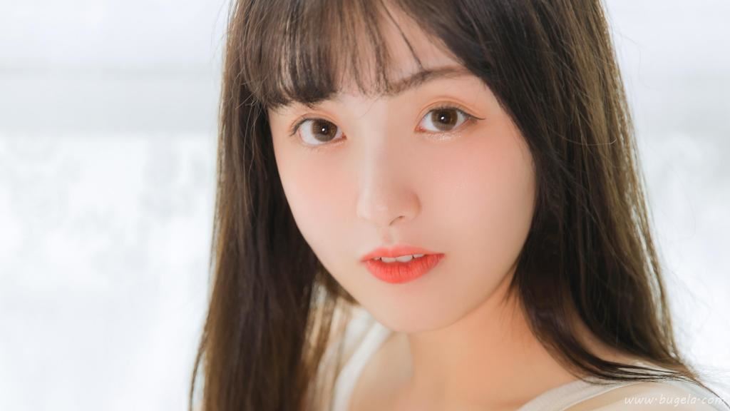 齐刘海女神唯美迷人图片