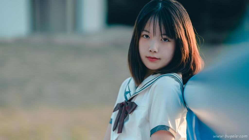 短发美女清新图片