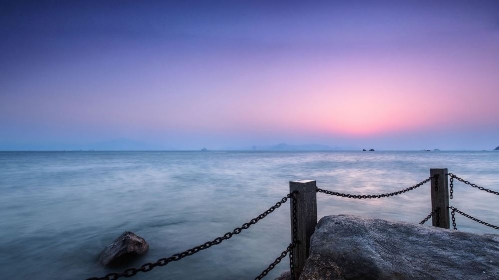 太阳下山日落夕阳洒在大地上美丽梦幻的风景高清电脑壁纸图片