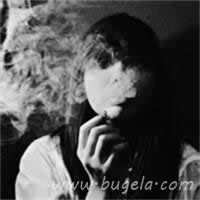 一男一女吐烟恋人帅气头像图片