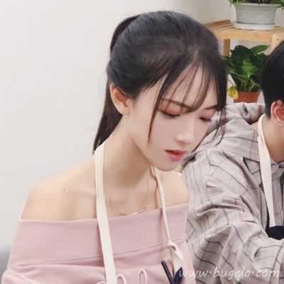 一对两张年轻学生伴侣头像图片