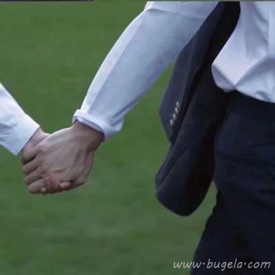 高清一左一右男酷女甜情头头像图片