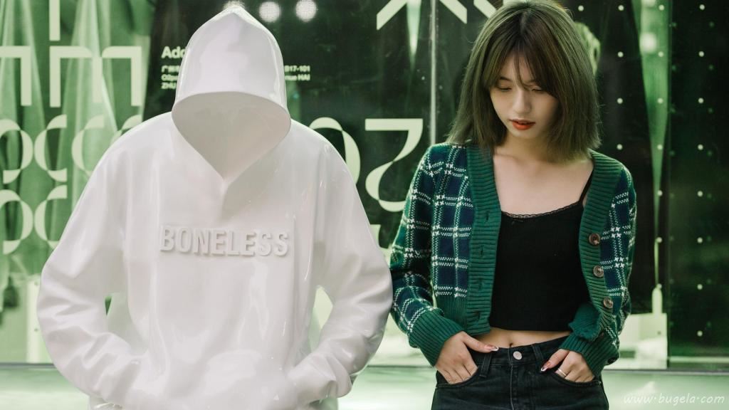 气质短发美女图片