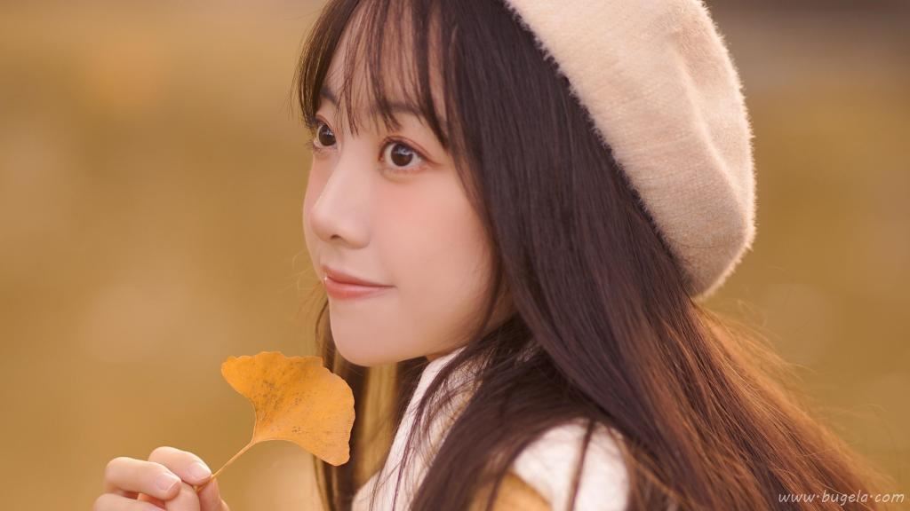 美女秋天动人图片