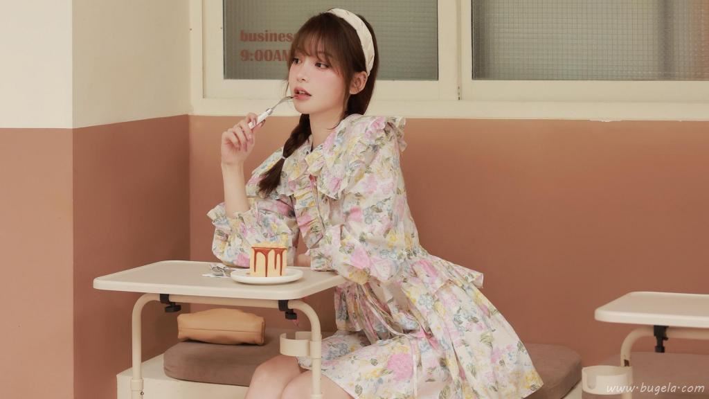 倩丽大方美女迷人图片