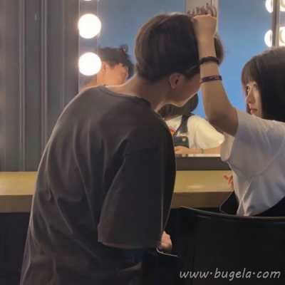 情人亲亲抱抱头像图片