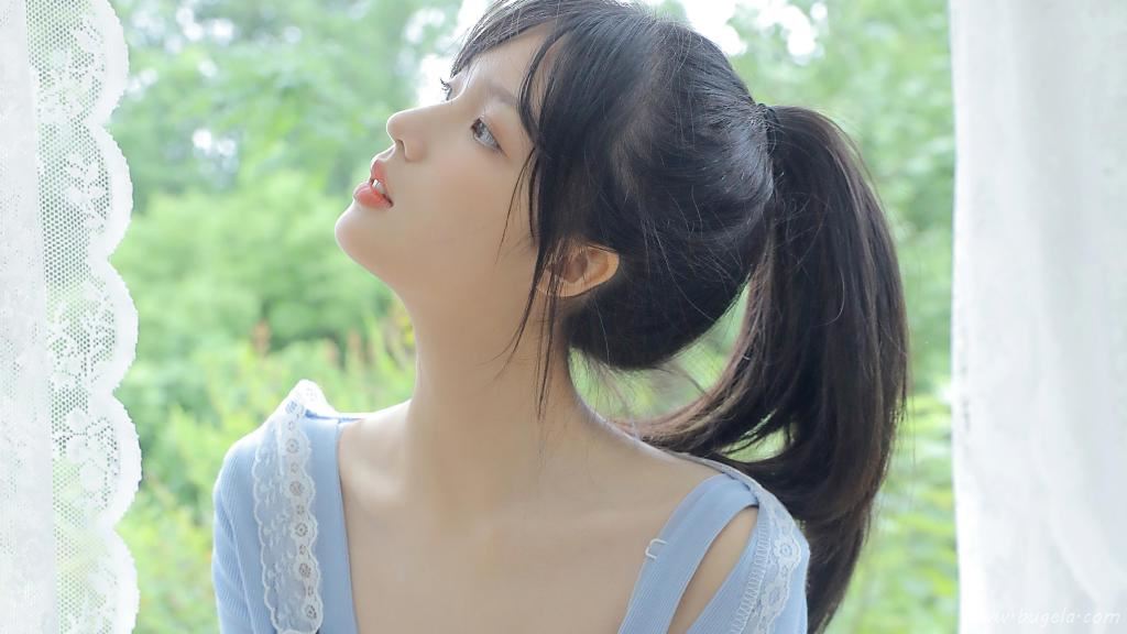 气质出众长腿美女图片