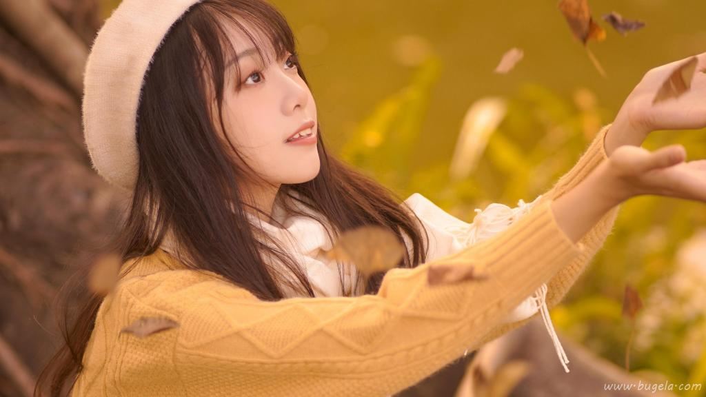 美女秋天动人图片