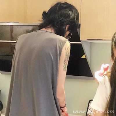 一对两张双人恋人不露脸头像图片