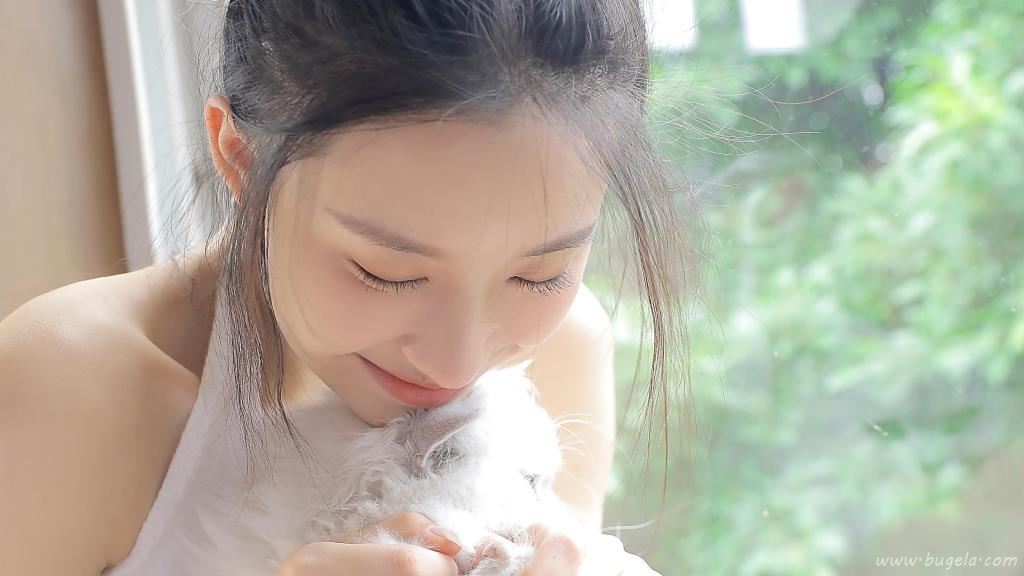大白细腿美女图片