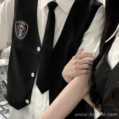 一对两张双人恋人不露脸头像图片