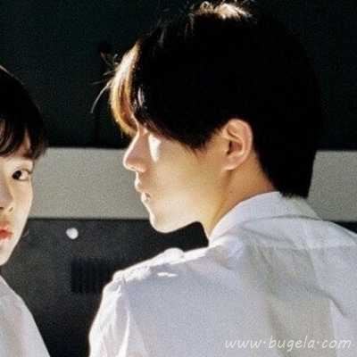 高清一左一右男酷女甜情头头像图片