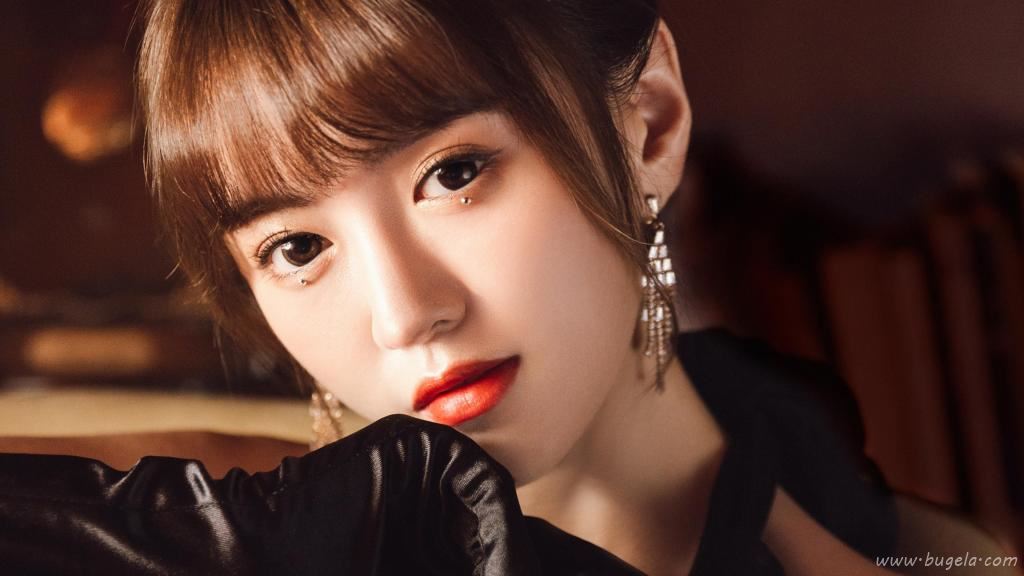 美女万圣节主题风光图片