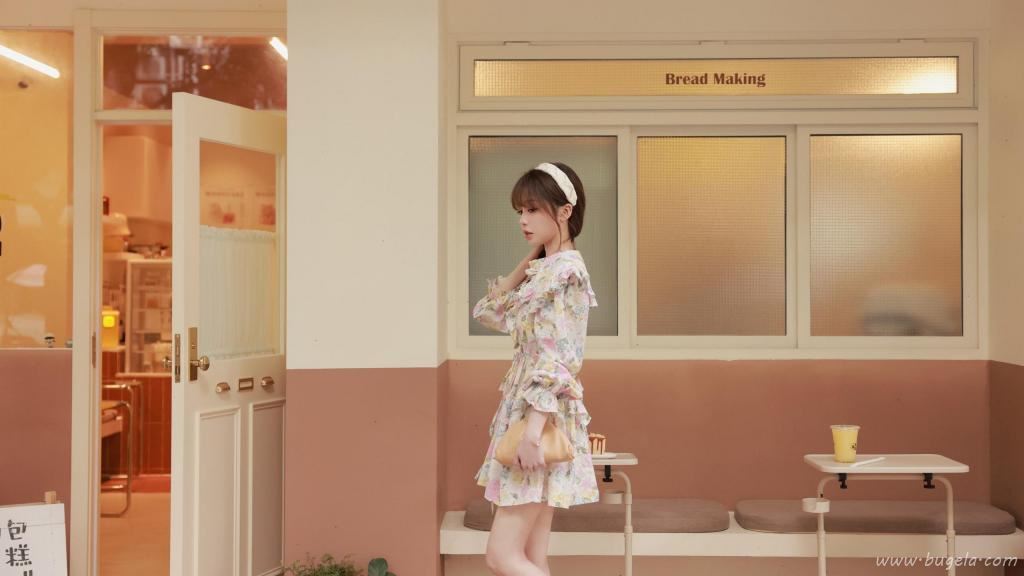 倩丽大方美女迷人图片