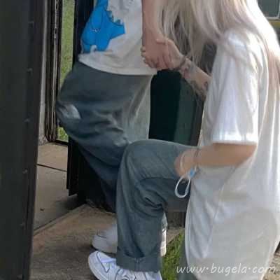 一对两张双人恋人不露脸头像图片