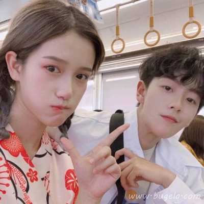 一对两张年轻学生伴侣头像图片