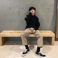 穿匡威的男生图片_匡威帆布鞋情侣头像